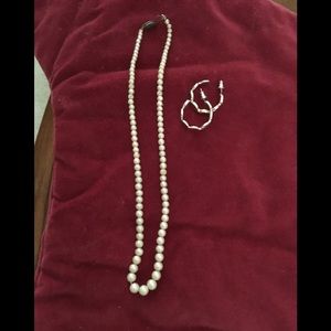 Vintage pearls, free earrings